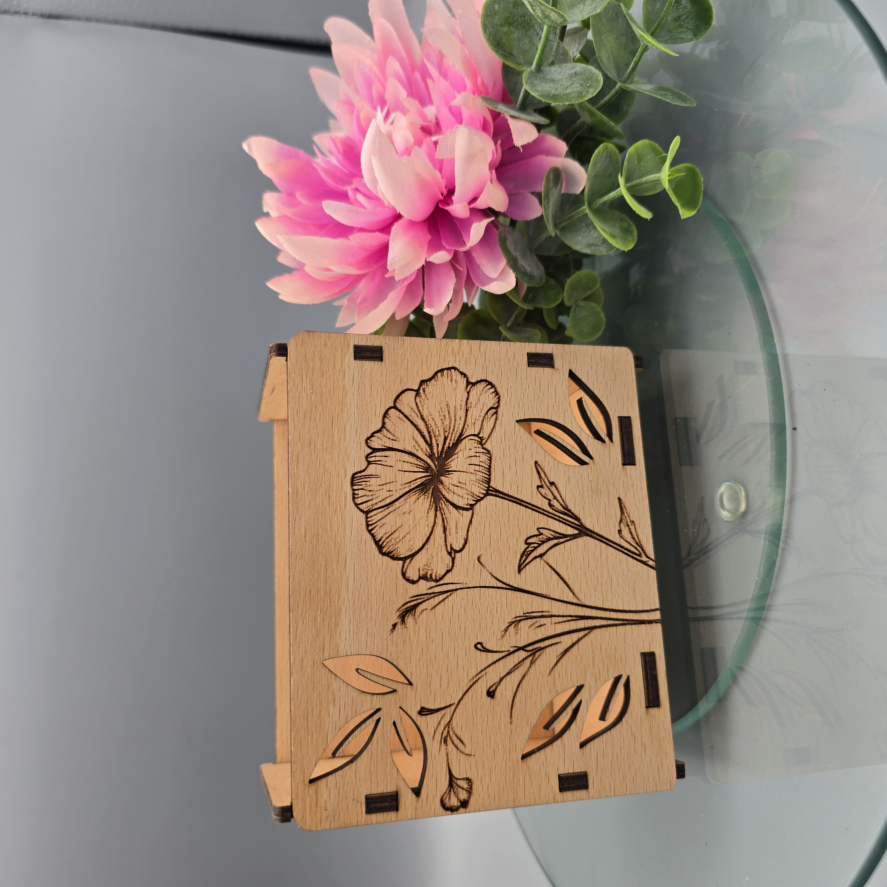 Organizer-Box mit Blumenmuster